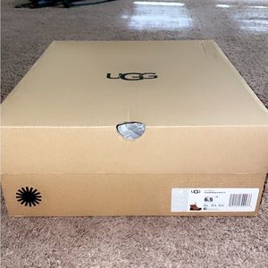 UGG Adirondack fur boots, size 6.5, BRAND NEW